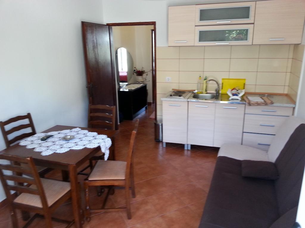 Apartments Stevo Nikocevic バール 部屋 写真